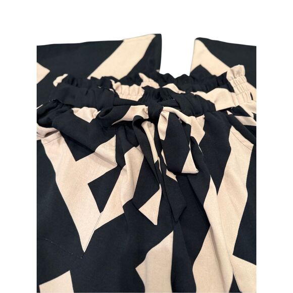 Olrik Flowy black and Cream Pants- size XL - Picture 3 of 7